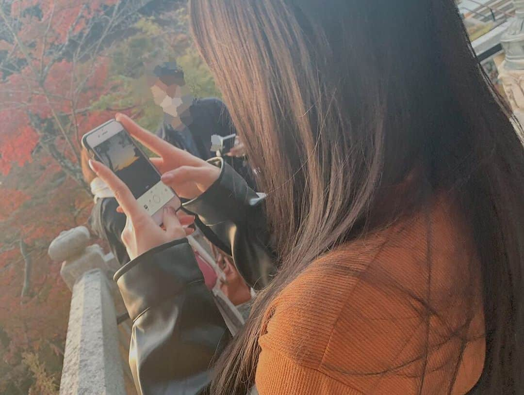 中岡龍子さんのインスタグラム写真 - (中岡龍子Instagram)「.in kyoto⛩ 昨日ストーリーにあげましたが京都に来ています！ 京都前に別用事もあってこの3日は歩き倒したけど 幸せでしかない時間を過ごせました👣  京都には大親友ちゃんが住んでて 欲張り贅沢コースで案内してもらった❤︎ 紅葉も綺麗すぎでした🍁  最高に楽しい時間を過ごした中でもなにより 約3年ぶりに会えたことが本当に幸せでした🍀  今日1日は帰る日で1人で少し回ったけど 予定なくたまたま行ったところが めちゃくちゃ素敵なところで、、 それは夜にでも写真載せます🐉⋆︎*」11月16日 15時45分 - ryoko1792