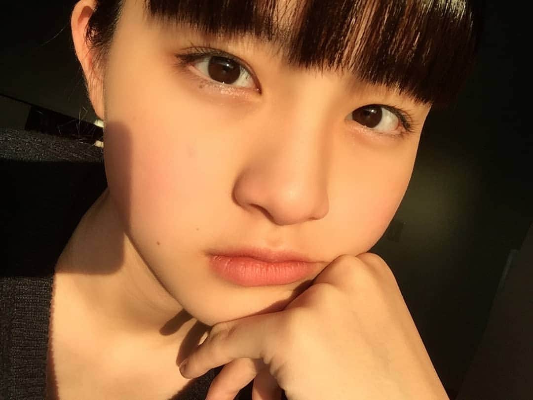 丸本凛のインスタグラム：「テスト勉強頑張りますっ🙌😖 良きお天気☀☁ #テスト#テスト期間 #テスト勉強#受験生 #photooftheday#instagood#眩しかった」