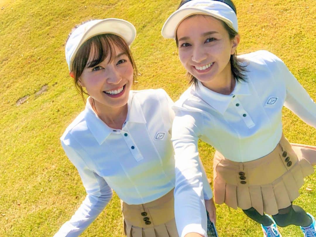 高沢奈苗さんのインスタグラム写真 - (高沢奈苗Instagram)「. 芹那ちゃんとゴルフ⛳️💛 . @j.jane_japan のウェアで双子コーデしてみた😇★ . 実は10年近く前にとある番組で共演した事があるんだ〜💡 . その時は2人ともゴルフしてなかったからまさかゴルフ繋がりで再会して、一緒にゴルフをする日が来るとは😆✨ . とにかく芹那ちゃんはかわいくて元気🌞💛 . . 昨日は私ゴルフの調子も良くて🔴82 . レギュラーティーでもこのくらい出せたらなぁ🙄 レギュラーで80台出せるように頑張るぞ🤨 . . . #golf #j_jane_golf #j_jane #ゴルフ #ゴルフファッション #ゴルフコーデ #秋ゴルフ #ゴルフ女子 #双子コーデ」11月16日 16時38分 - nanaetakasawa