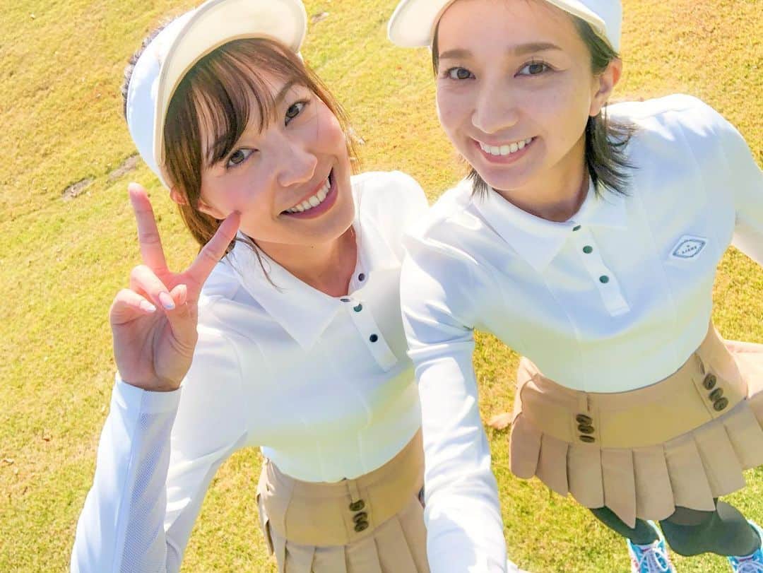 高沢奈苗さんのインスタグラム写真 - (高沢奈苗Instagram)「. 芹那ちゃんとゴルフ⛳️💛 . @j.jane_japan のウェアで双子コーデしてみた😇★ . 実は10年近く前にとある番組で共演した事があるんだ〜💡 . その時は2人ともゴルフしてなかったからまさかゴルフ繋がりで再会して、一緒にゴルフをする日が来るとは😆✨ . とにかく芹那ちゃんはかわいくて元気🌞💛 . . 昨日は私ゴルフの調子も良くて🔴82 . レギュラーティーでもこのくらい出せたらなぁ🙄 レギュラーで80台出せるように頑張るぞ🤨 . . . #golf #j_jane_golf #j_jane #ゴルフ #ゴルフファッション #ゴルフコーデ #秋ゴルフ #ゴルフ女子 #双子コーデ」11月16日 16時38分 - nanaetakasawa