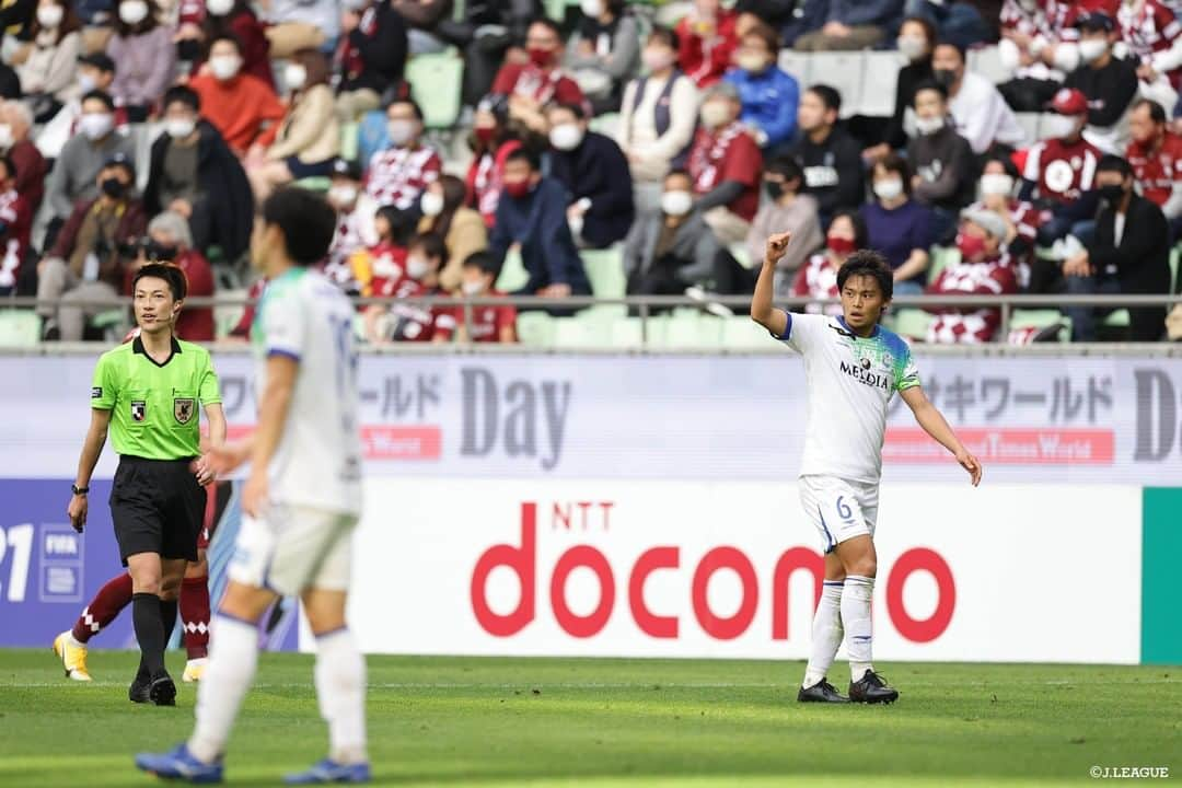 Ｊリーグさんのインスタグラム写真 - (ＪリーグInstagram)「Play Back JLEAGUE⚽️📸﻿ ﻿ #明治安田生命Ｊ１リーグ 第27節﻿をプレイバック🔥﻿ ﻿ ﻿ #Ｊリーグ ﻿ #jleague  #名古屋グランパス #マテウス #北海道コンサドーレ札幌 #ドウグラスオリヴェイラ #サガン鳥栖 #宮大樹 #清水エスパルス #ヘナトアウグスト #サンフレッチェ広島 #永井龍 #横浜ＦＣ #マギーニョ #ベガルタ仙台 #長沢駿 #横浜Fマリノス #ジュニオールサントス #川崎フロンターレ #田中碧 #鹿島アントラーズ #遠藤康 #湘南ベルマーレ #岡本拓也  #soccer #soccerphotography #soccerplayer #football #⚽️」11月16日 17時00分 - jleaguejp