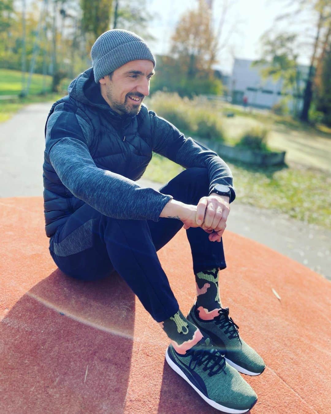 ロベルト・ヒルバートのインスタグラム：「Träume haben kein Ablaufdatum... #dreams #life #family #glück #puma #goals」