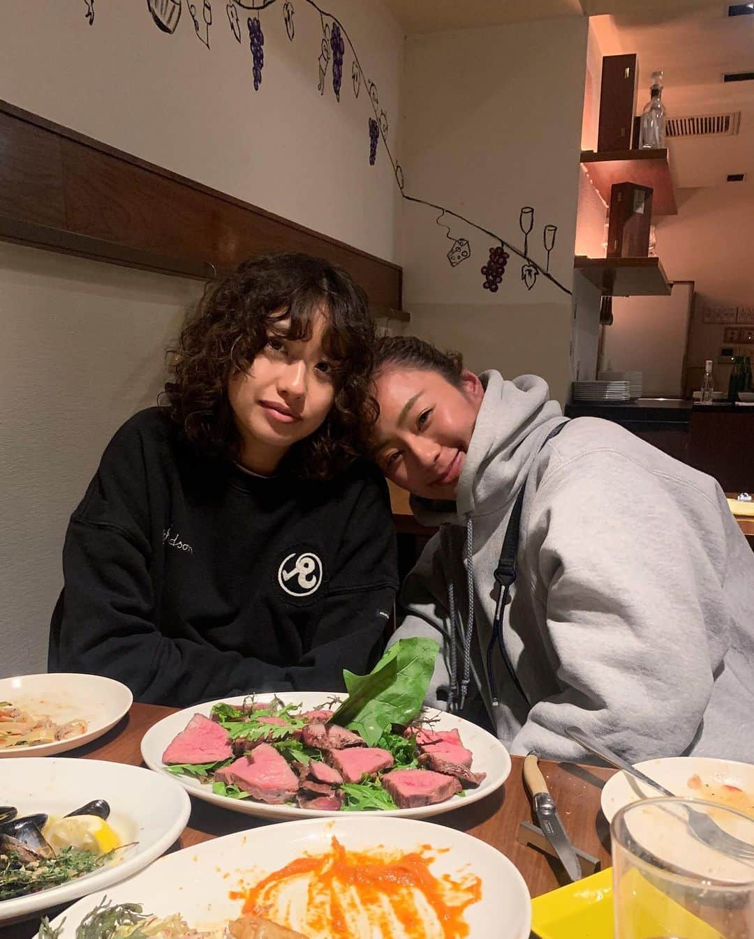 のインスタグラム：「楽しかった🥰 ちかちゃんのおかげでみのりの名言を知れた🥺 わたしもう失恋したくない🤭笑」