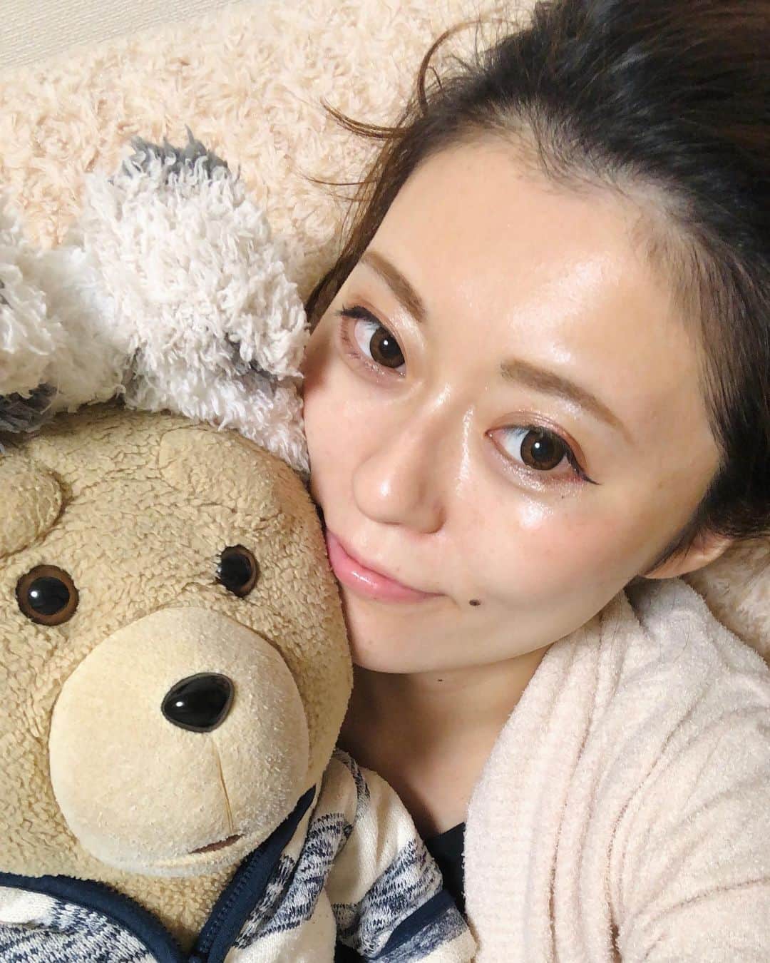 のインスタグラム：「最近Snowのタイマー？が使えなくなったので、ノーマルカメラで撮ってみた😂ごめんなさい、てっかちゃん✨ カメラのアプリ取ってみようかな、やったことない😂  シミ取りたいし、おでこを広くするのに脱毛したいんだけど、札幌どこがいいのでしょうか？？？  脱毛は10年前に終えてしまったからもうわからない💀  コロナでシッターもキャンセル出たりで今週は暇になってしまた（ ; ; ）でも札幌から出れない😭 定山渓は札幌だからいいの？  それと初めて行った居酒屋🏮 どうしても、ししゃも刺しと秋刀魚刺しが食べたくてあちこち電話したら ここにあったー❤️嬉しい嬉しい😂  食べられずに秋終わるとこした🍁  あと串カツー☺️  #ノーマルカメラ 😂#てっど #ted  #サンマ #ししゃも #ススキノ #肴や #串カツ #串カツ田中 #ホステス #キャバクラ #キャバ嬢 #キャバクラ #歌舞伎町 #新宿 #銀座 #六本木 #中洲 #国分町 #錦 #北新地 #ミナミ #instagood #instagram #l4l #おでこ脱毛 #シミ取り」