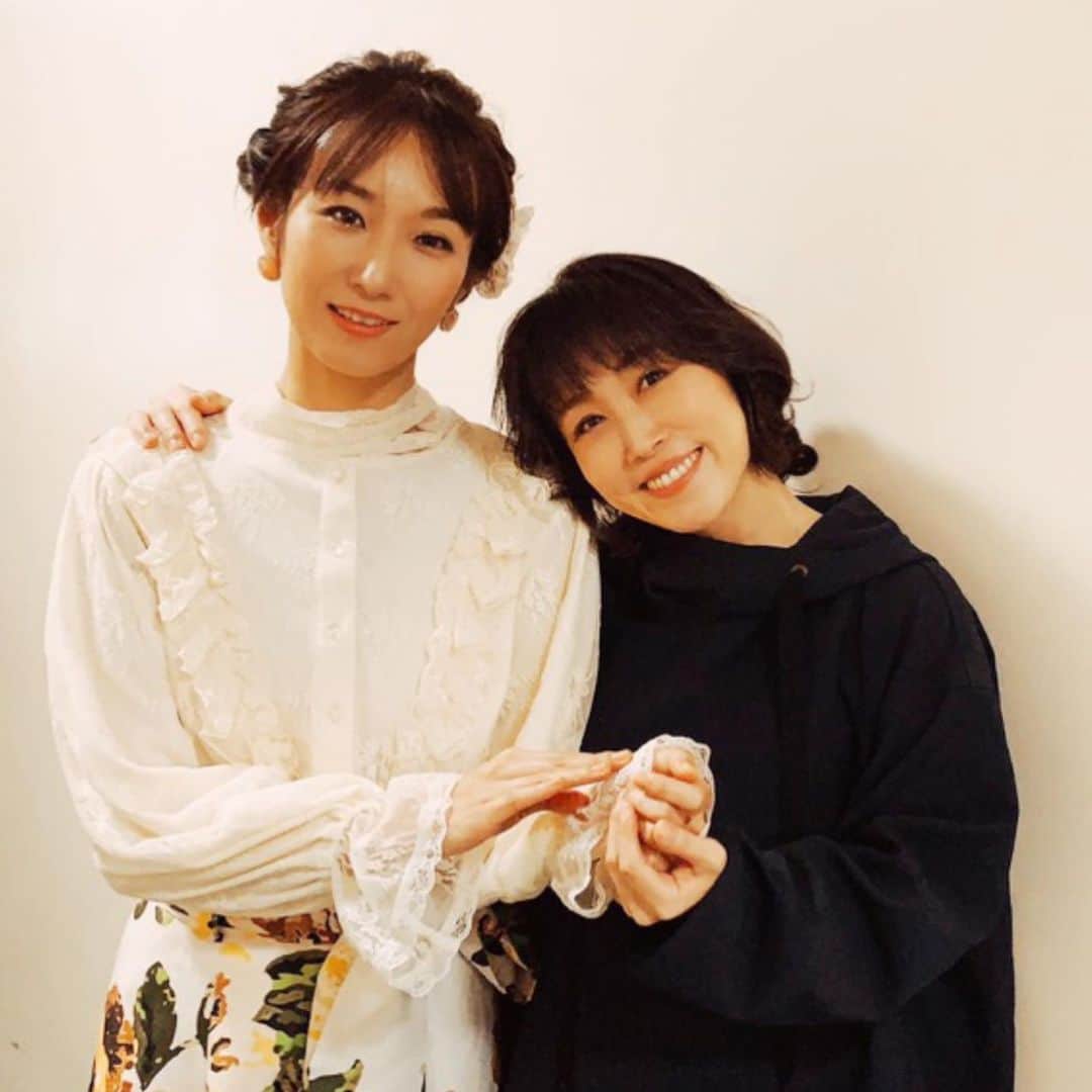 椎名佐千子さんのインスタグラム写真 - (椎名佐千子Instagram)「11月22日（日） NHK 新・BS日本のうた　 出演予定です🎤  NHK・BSプレミアム　19:30〜  是非、ご覧ください☺️❣️  #nhk  #新bs日本のうた  #放送予定 #是非ご覧ください」11月16日 17時58分 - enkano.shiinasachikodes