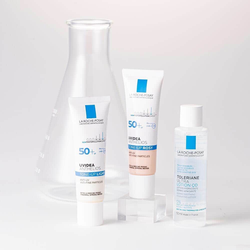 LA ROCHE-POSAY JAPAN ラロッシュポゼのインスタグラム：「＼ 初めての方におすすめのキット ／  . ラロッシュポゼから大人気の #トレリアン薬用モイスチャーローション と #トーンアップUV のキットが発売中！ . こちらはトーンアップUV（30mL）どちらか1色と、ミニサイズのトレリアン薬用モイスチャーローション（50mL）のキットなので、初めての方も気軽にお試しいただきやすいサイズになっています🌿 . 両方気になっていた！という方や、片方は使っているけどもう片方はまだ試したことがないという方など、ぜひこの機会にお得なキットをお試しください✨ 詳細はwebサイトに記載しているので、気になる方はチェックしてみてくださいね！ . 3,740円(税込） . #ラロッシュポゼ #larocheposay #トレリアン薬用モイスチャーローション #トーンアップUV #乾燥肌 #敏感肌 #敏感肌スキンケア #新発売 #新作コスメ #新作 #人気商品 #新商品  #保湿 #人気コスメ #保湿ケア #乾燥対策 #秋メイク #すっぴん美人 #化粧品好き #美肌 #シートマスク #基礎化粧品 #ボディクリーム #ボディケア #保湿ケア #低刺激設計 #美肌になりたい #肌ケア #デイリースキンケア #限定商品」