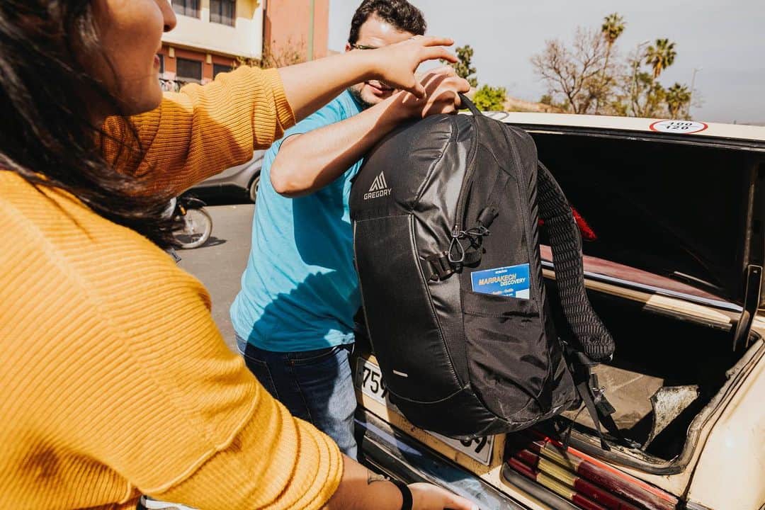 GREGORYのインスタグラム：「ADVENTURE TRAVEL｜JUXT﻿ ﻿ 通気性にすぐれたオフロード仕様のサスペンションを使用したジャクストは、対候性の高い素材でつくられており、冒険心に溢れた現代の旅人を手つかずの自然へと導いていてくれます。﻿ ﻿ #グレゴリー﻿ #ジャクスト」