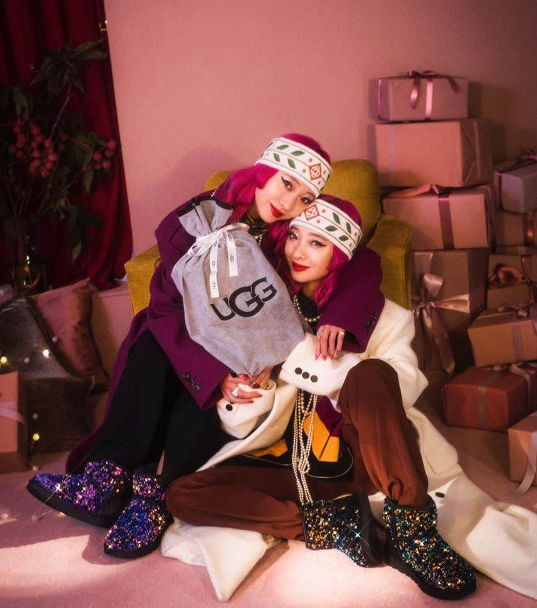 AYAさんのインスタグラム写真 - (AYAInstagram)「UGG Holiday Campaign🎄💖  "FEEL LOVE"🌹  @UGGJAPAN #FEELUGG #UGGブーツ  Photo @marco149  Hairmake @katohairmake  Styling @mariehiguchi  Casting @okapop @sayakoji_m」11月16日 18時33分 - ayaxxamiaya