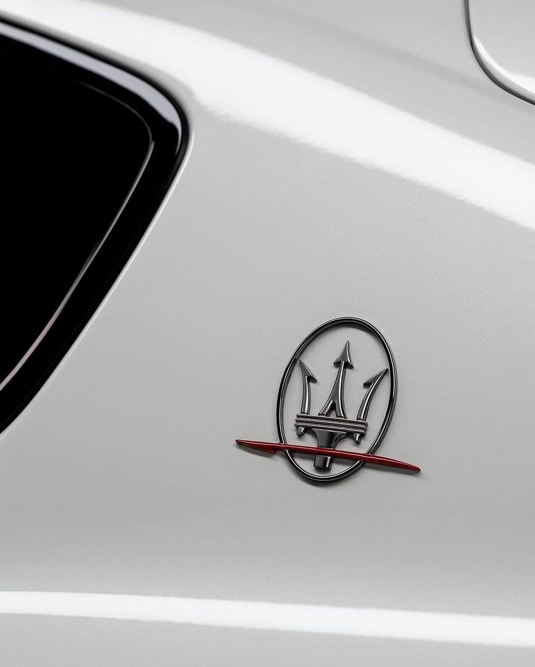 マセラティさんのインスタグラム写真 - (マセラティInstagram)「Powerful details to reward your innate desire for speed. #MaseratiLevanteTrofeo #Maserati #TheArtOfFast」11月17日 0時06分 - maserati