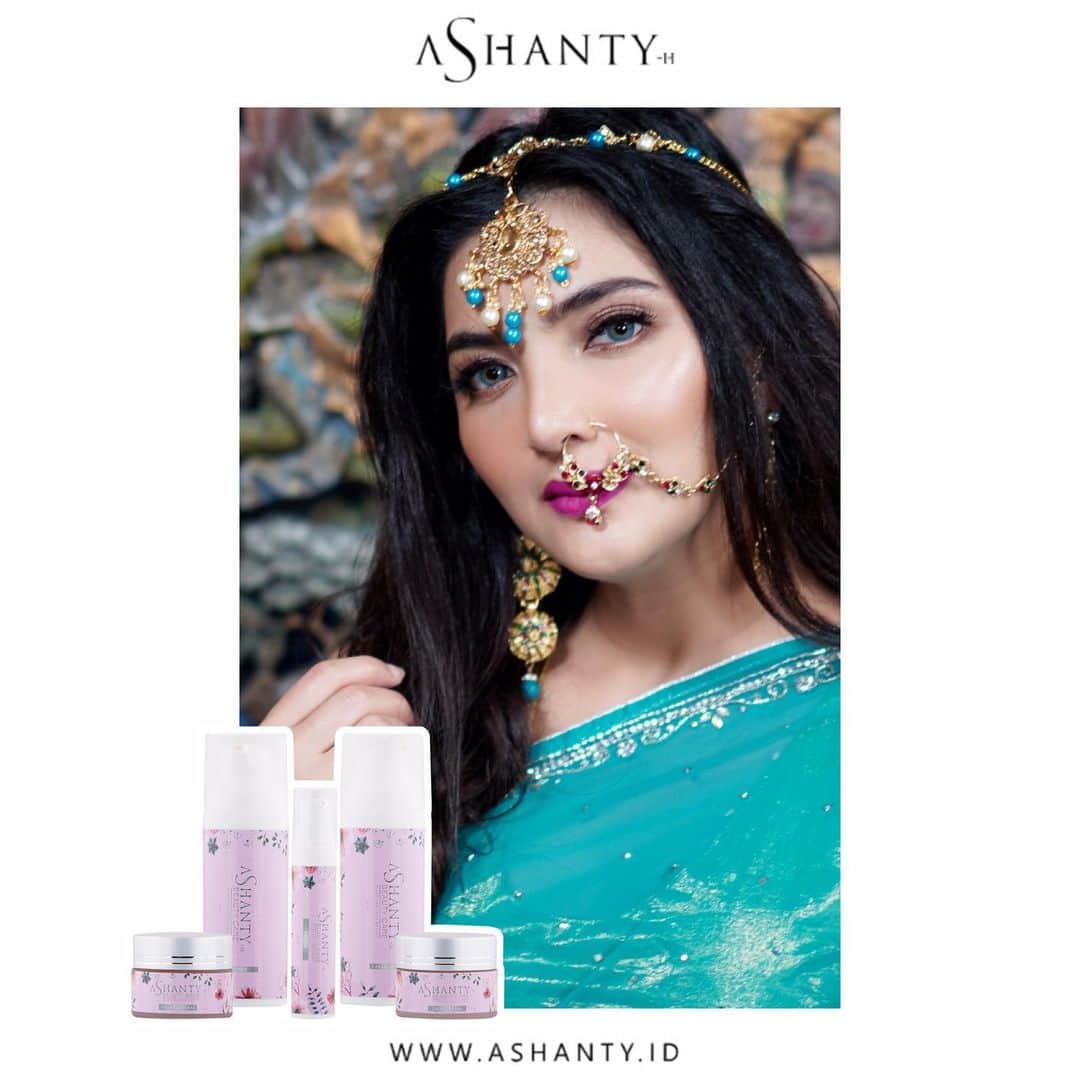 ASHANTY BEAUTY CREAM OFFICIALのインスタグラム：「Kulit wajah menjadi lebih sehat, cerah dan lembab (tidak berminyak) dengan rutin menggunakan Ashanty Beauty Cream Whitening Series 🌸  Memberikan nutrisi terbaik untuk kulit wajah, mengatasi masalah kulit kusam dan kering, menjadikan kulit lebih sehat, cerah, bercahaya, lembut dan lembab ✨  _____________________________ Informasi dan pemesanan  Ashanty Beauty Cream Chat Via WA : WA: 081293823950 WA: 081287388885 WA: 087778489900 WA: 085781140354 ⚡️ Fast Respons Click Link On Bio Instagram @ashantyid ❣️ ______________________________ #ashantybeautycream #creamashanty #skincareashanty #skincare #skincareartis #skincarelokal #creamwajah #creamperawatanwajah #obatjerawat #jerawat #kosmetik #krimwajah #creamwajah #whiteningcream #ashantyid #ashanty」