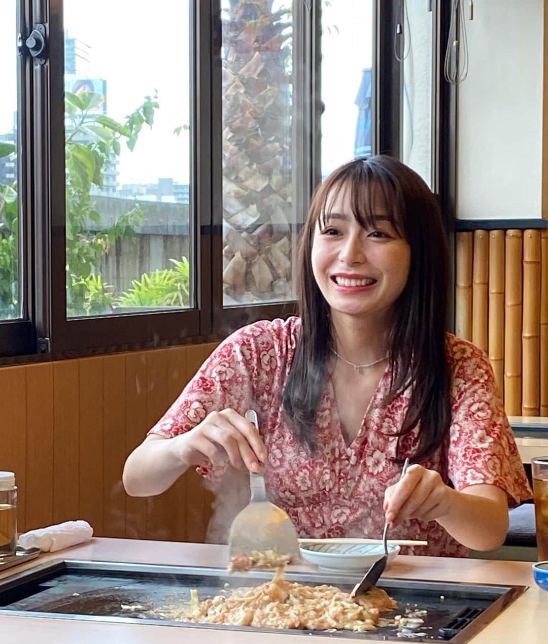 宇垣美里マネージャーさんのインスタグラム写真 - (宇垣美里マネージャーInstagram)「宇垣さんとパンダさん🐼  本日発売のスピリッツにて表紙を飾らせていただきました✨ 撮影では花やしきにお邪魔したり、もんじゃをいただいたり。。浅草を満喫しました！！ 3枚目はもんじゃに大喜びの宇垣さん🙋‍♀️  同じく本日発売の週刊ポスト、明日発売の美STにも載せていただいてます🍓  明日、8:35頃からJ-WAVE「TOKYO MORNING RADIO」にゲスト出演しますよ！！ ぜひ通学、通勤時などにお聞きください📻  #宇垣美里 #ugakimisato  #スピリッツ #週刊ポスト #美ST #JWAVE #TOKYOMORNINGRADIO」11月16日 18時59分 - ugakimisato.mg