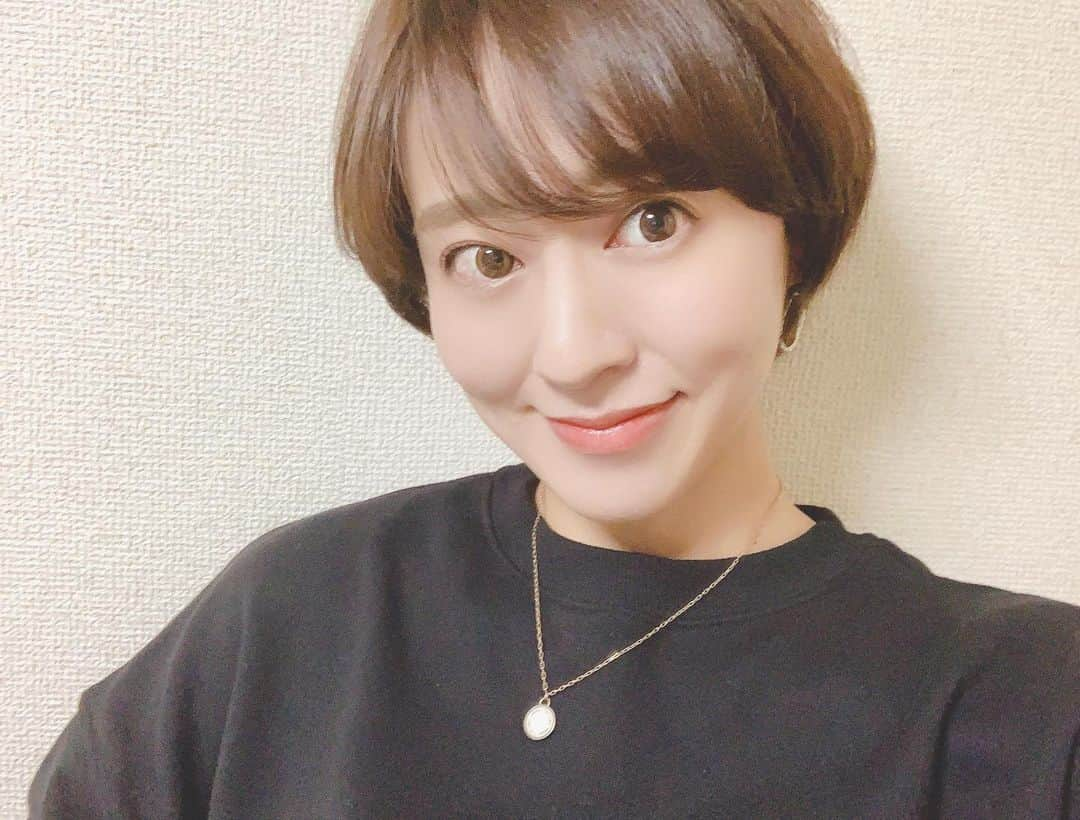 福田樹のインスタグラム：「・ ・ 短めに切った髪が少し伸びて、いい感じになってきた♡ 今の長さが自分的にベストだなぁ〜(ϋ)このままずっとキープできたらいいのにw ・ #ショートヘア  #ショートカット  #ショート女子  #shorthair」