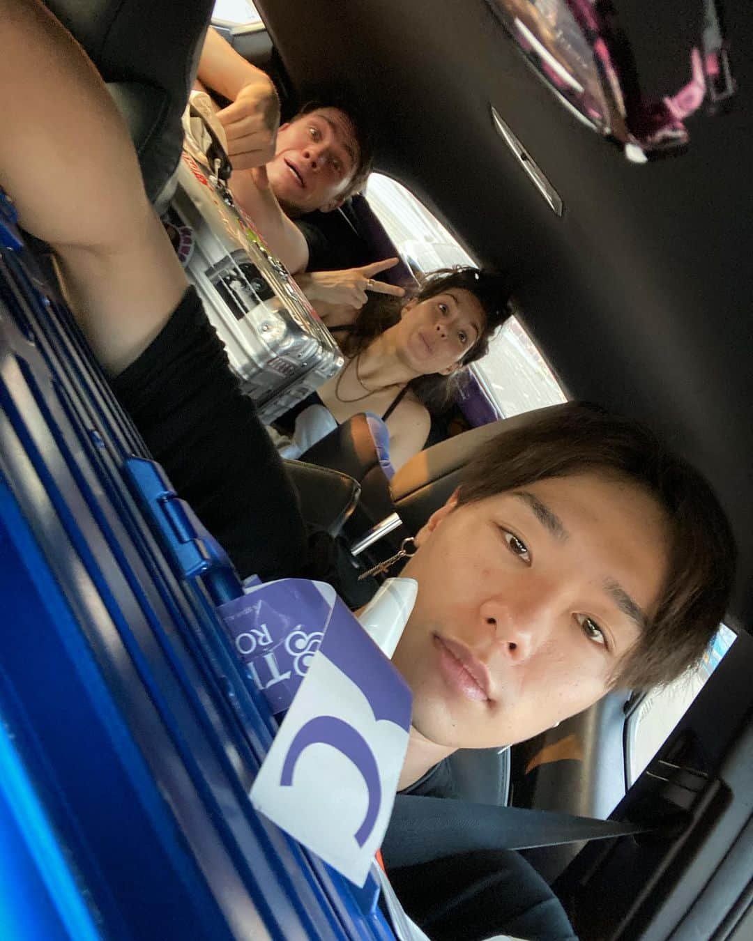 ZENさんのインスタグラム写真 - (ZENInstagram)「i miss traveling and hanging out with strange people   世界が戻って、また色んなことするのが待ちきれない💛🖤🍺 ﻿ #teamfarang @teamfarang ﻿ #onitsukatiger @onitsukatigerjp ﻿ #JeepRealGames @jeeprealgames ﻿ #ThePowerofReal @jeep_japan_official ﻿ #monsterpk @monsterpk_tokyo﻿ #LDHsports @ldh_japan_official﻿ #gucci @gucci﻿ ﻿ #Earth #パルクール #パルクールZEN」11月16日 19時04分 - zen_pk_official