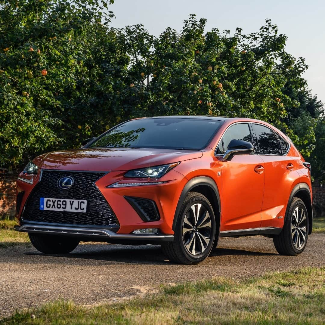 Lexus UKさんのインスタグラム写真 - (Lexus UKInstagram)「Lexus NX + Blazing Carnelian + crisp autumnal days = the perfect combination. Care to disagree?   Photo credit: @olgunkordal  #LexusNX #Lexus #CarsofInstagram #LuxuryTravel #Luxury #Autumn #autumnvibes」11月16日 19時30分 - lexusuk