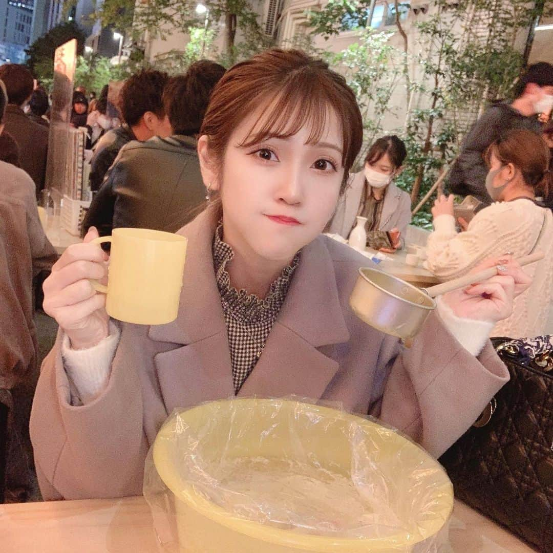 五十嵐茉優さんのインスタグラム写真 - (五十嵐茉優Instagram)「ㅤ この間いずみんと渋谷横丁行った🍺 ㅤ 話題の日本酒レモンサワー飲んだんだけど 結構濃くて普通に酔いました😂笑 私は酔っててもほとんど顔に出ないタイプ なんですけどみんなはどうですか？？ ㅤ ㅤ #渋谷横丁 #日本酒レモンサワー #ケロリン桶 #レモンサワー #渋谷グルメ #渋谷居酒屋 #渋谷ディナー #ポニーテール #日本酒 #日本酒女子」11月16日 19時30分 - mau08us