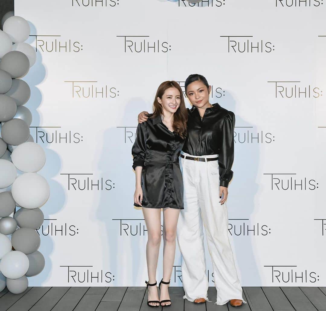 Giann Chanさんのインスタグラム写真 - (Giann ChanInstagram)「Truthis : We have officially launched!  Thank you to all who attended @Truthisofficial opening ceremony! Love u all 🤍 感動 感恩 謝謝  . . . Dress: @atoir_  @farfetch #unravelproject  Heels: @jimmychoo #jimmychoo Makeup & Hair: @candy_makeup  Photography: @zenzenlau  Videography: @waichi__  @frameworkhk  . #Truthisofficial  #Truthishk  #Launchevent #Openingceremony #grandopening」11月16日 19時31分 - chan.tsz.ying