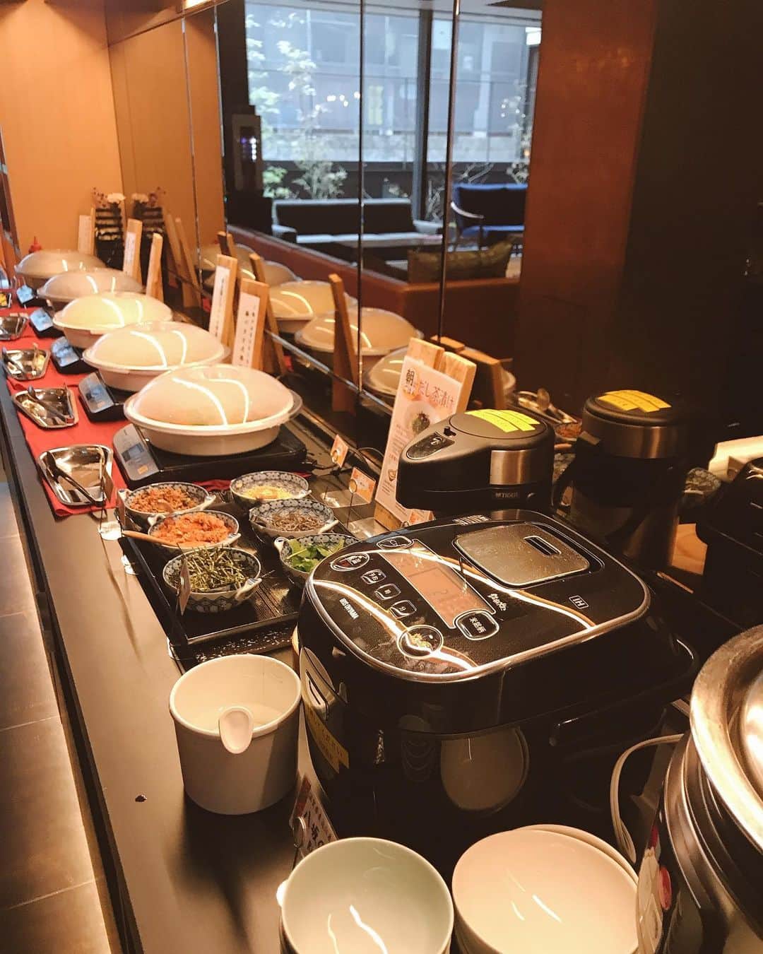 唯可（yuika）さんのインスタグラム写真 - (唯可（yuika）Instagram)「AgodaやBooking.comでも スコア高評価＆アワード受賞のホテル🏨 @granbell_hotel_kyoto 外観から内観まで本当にどこもおしゃれでこだわっててすごく居心地の良いホテルでした🧡  温泉もついてるしルームウェアも ワッフル素材で肌触りよきなの🥺✨  モーニングブッフェ🍽は 京のおばんざいが食べられる和朝食を中心に 洋食やデザートもあり朝から沢山食べたよ🍚  コロナ対策もしっかりされていて 安心して食べることができました☺️ また泊まりに行きたいなぁ✨  #granbellhotelkyoto #グランベルホテル京都 #京都旅行 #親子旅 #女子旅#京都グランベルホテル #京都ホテル#デザイナーズホテル #京都旅#旅すたぐらむ #旅スタグラム #goto #gotoキャンペーン#gotoトラベル#京都カフェ#京都カフェ巡り#pr#agoda#bookingcom#guestreviewawards」11月16日 19時42分 - yu.i.k.a