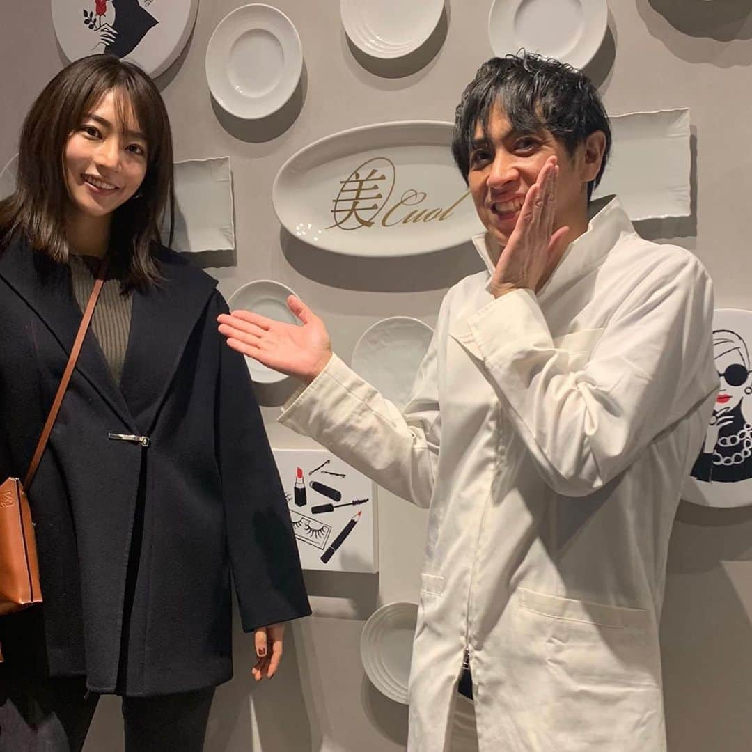 松山亜耶さんのインスタグラム写真 - (松山亜耶Instagram)「@bicuol_omotesando さんで 小顔コルギを施術していただきフェイスラインがかなりすっきり😍 施術後に頂いた小顔ブレンドのハーブティーも美味しかったです😋 @kogao_ouji さんは本当にとっても小顔でびっくり🤣ありがとうございました！！  #美cuol #小顔マッサージ #小顔矯正」11月16日 20時05分 - aya_matsuyama_official