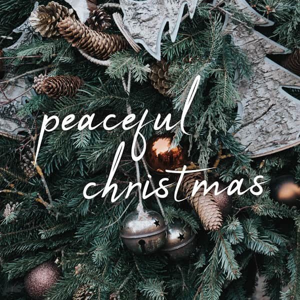 レプシィムさんのインスタグラム写真 - (レプシィムInstagram)「. 【PEACEFUL CHRISTMAS】 2020年を振り返りながら過ごすクリスマス。ご自宅でクリスマスの準備をする時間も特別で楽しいひととき。 LEPSIMでは一部店舗とWEB STOREにてクリスマスアイテムを取り扱っております。  WEB STOREはTOPページのURLからご覧いただけます。▶︎ @lepsim_official  #LEPSIM #レプシィム #simple #シンプル #ライフスタイル #おうち時間 #クリスマス #クリスマスプレゼント #おうちクリスマス #クリスマスツリー #オーナメント #インテリア #インテリア雑貨」11月16日 20時08分 - lepsim_official
