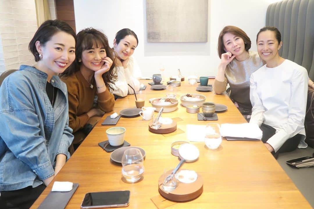 Mai Wakimizuさんのインスタグラム写真 - (Mai WakimizuInstagram)「ゆきさんがセッティングして下さった今日の会♡東京から葉子さんようこそです＼(^o^)／わっきんお店の手配宜しく！と任され、数日悩んで決めたレストランESPICE。4.5年ぶりでしたが期待を裏切らず、五感で楽しめるお料理の数々に終始ワクワクでした♡天真爛漫な葉子さんを母のような優しい目で見守るゆきさん。お二人の名コンビっぷりに終始大笑いしながらの楽しいlunch会でした♡笑 次回は是非！東京でお願いします♡ #wakkingourmet#espice#エスピス#神戸」11月16日 20時09分 - wakkin__m