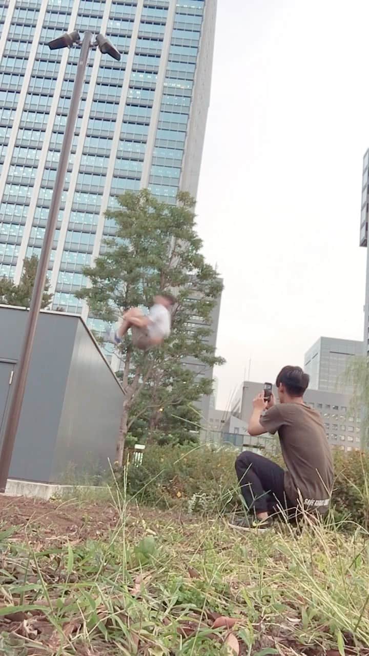 才川コージのインスタグラム：「挑戦する時、人生で1番怖かった技  #parkour #streetstyle  #backflip #パルクール #アクロバット」
