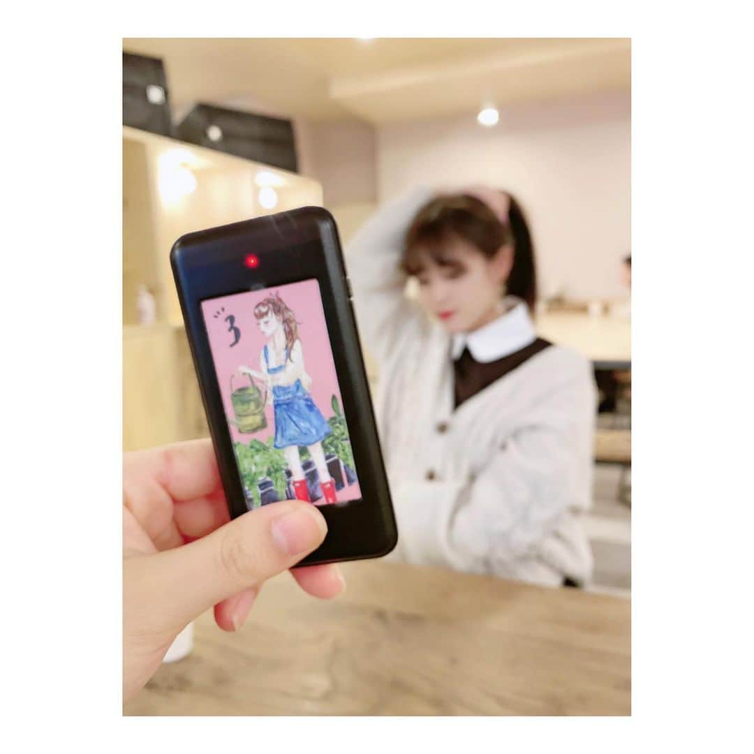 竹内彩姫のインスタグラム：「． ． ちかちゃんが撮ってくれた❥ ポニーテールは絵の女の子と一緒にしてみました☁️  お邪魔したカフェは #大須 にあります #kannoncoffee さん🍮  濃厚な #かぼちゃプリン と少し苦めな#カフェラテ が 美味しかったです♡  #大須カフェ #カフェ巡り #ポニーテール #instafood」
