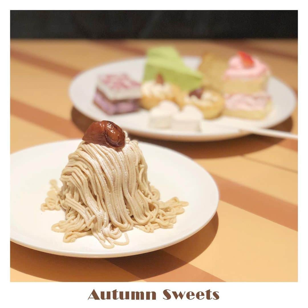 ルミネエスト新宿さんのインスタグラム写真 - (ルミネエスト新宿Instagram)「.  #AUTUMUN_SWEETS 🍠🌰🍁  ルミネエストの旬のスイーツをお届け🍰 秋はお芋や栗が美味しくって恋しいもの♡  ＿＿＿＿＿＿＿＿＿＿＿＿＿＿＿＿＿＿＿＿＿＿＿  ▶︎しぼりたて和栗のモンブラン 　ビュッフェ価格に+¥500 　※ビュッフェ価格は店舗へお問い合わせください。  茨城県産の香り豊かな和栗ペーストを使用した 本格的な味わい✨オーダー毎に焼き上げています！  📍Bitter Sweets Buffet /8F @bitter_sweets_buffet  // shop news // 12月20日（日）まで、福岡県産八女抹茶と 旬の栗を使用した「栗×抹茶フェア」を開催🌰🍵  ＿＿＿＿＿＿＿＿＿＿＿＿＿＿＿＿＿＿＿＿＿＿＿  #lumineest #ルミネエスト  #ルミネエスト新宿 #新宿 #スイーツ #スイーツ部 #スイーツ大好き #スイーツ巡り #食べごろ #栗スイーツ #栗 #栗好き #秋メニュー #秋スイーツ #モンブラン #デザート #スイーツ好き #ルミネ #甘党 #スイーツグラム #甘党女子 #甘いもの #食後のデザート #スイーツ好きな人と繋がりたい #甘いもの好きな人と繋がりたい #カフェ #カフェ巡り #新宿カフェ」11月16日 20時19分 - lumine_est