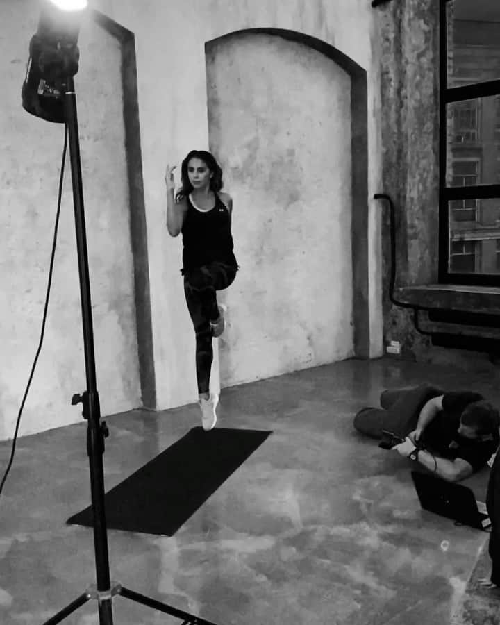 マルガリータ・マムンのインスタグラム：「@underarmour x @lamodaru」