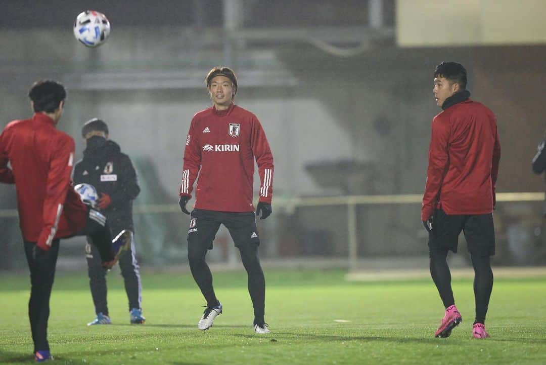 サッカーキングさんのインスタグラム写真 - (サッカーキングInstagram)「. オーストリア合宿7日目 メキシコ戦へ向け  📷Photo by JFA  #川島永嗣 #権田修一 #シュミット・ダニエル #長友佑都 #吉田麻也 #酒井宏樹 #室屋成 #植田直通 #板倉滉 #冨安健洋 #菅原由勢 #原口元気 #柴崎岳 #遠藤航 #伊東純也 #橋本拳人 #南野拓実 #鎌田大地 #中山雄太 #三好康児 #久保建英 #鈴木武蔵 #浅野拓磨 #日本代表 #daihyo #サッカーキング #サッカー #⚽️」11月16日 20時26分 - soccerkingjp