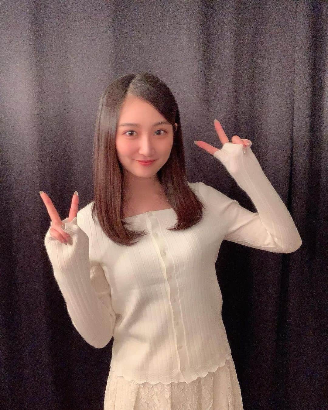 小磯陽香のインスタグラム：「. 夢と希望のプロジェクトvol.1 寂寞と夕焼け  みに来てくださってありがとうございました🥰 しゅうちゃんは自分的に、捉えるのが凄く難しい女の子で、大丈夫かなぁって思ってたんですけど、周りから凄くいいねって言ってもらえることが多くて凄く嬉しかったなぁ すごく可愛くて素敵な女の子でした✨  そして、今回の作品はキャストのみんなに凄く引っ張ってもらったなぁって、凄く周りに助けられて本当に心強かった！ありがとうございました！  今回は色々なことを学ばせていただいた舞台でした！ またみんなの前に立てるように頑張りますので応援のほどよろしくお願いします✨  しゅうの衣装🤭🔥」