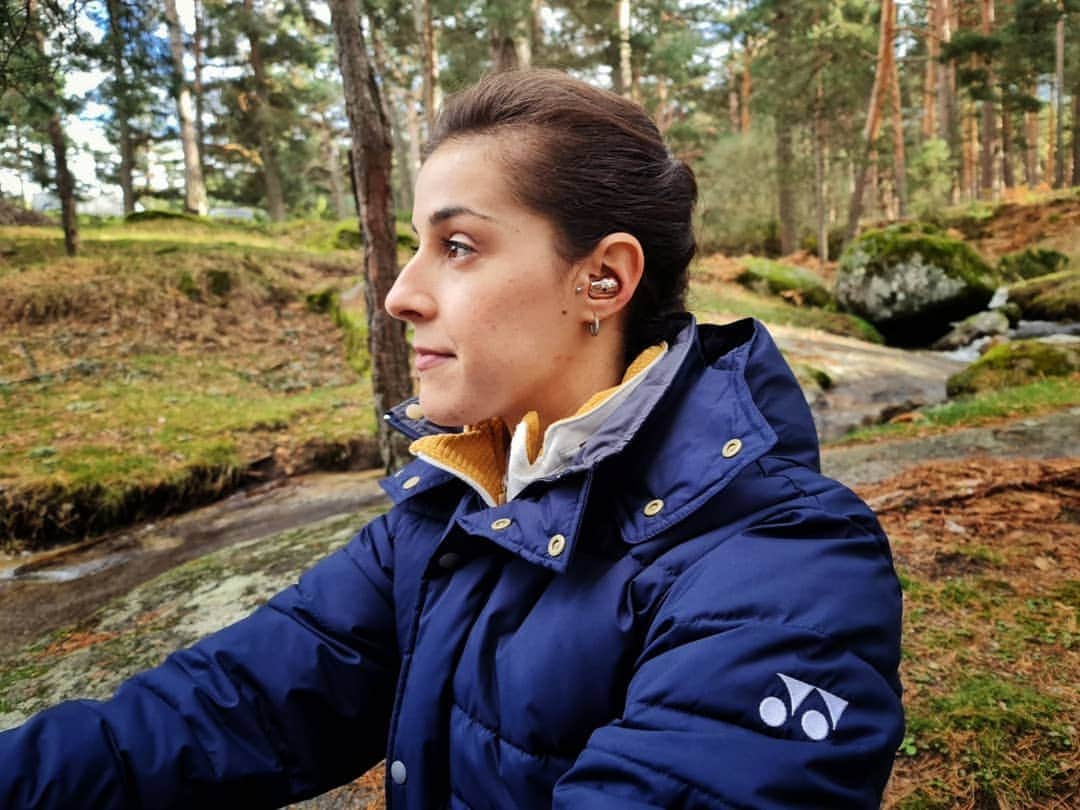 キャロリーナ・マリンのインスタグラム：「Recuerdos de un gran fin de semana 🏞️ Vamos a por el lunes! ✨ Memories of a great weekend 🏞️ Let's go for Monday! ✨  #GalaxyBudsLive #TeamGalaxy #somosSMARTgirl」