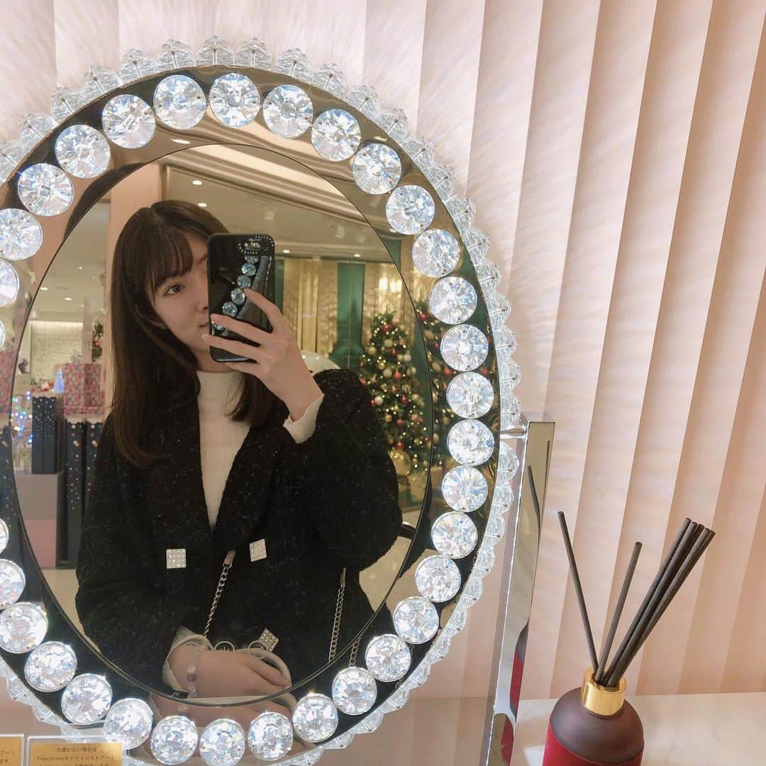 日下部美愛のインスタグラム：「もうクリスマスが近づいてきたね🎄  #photo #japan #model #me #hair #fashion #fashionblogger #makeup  #followme #selfie #instagood #camera #instadaily #dailylook #한국 #맞팔 #사진 #데일리 #데일리룩」