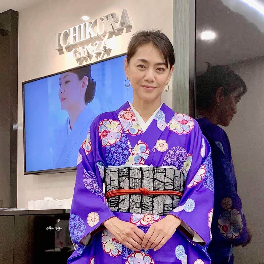 前田典子さんのインスタグラム写真 - (前田典子Instagram)「#いち瑠 @ichiru_kimono_school  #着物着方教室 この日はお教室のレンタル着物と帯、帯揚げ、帯締め全部借りて  たくさんあるレンタルの中からコーディネートも楽しめます💕　自分はどんな色が似合うのかもお試しもできます  襦袢も補正小物も 全てレンタルは無料です #わんこいん500円レッスン  もちろん自分の着物を持って行きそのまま着て帰るも良し👍 そのままお出かけも楽しいですよ❣️ おうちに着くまで着崩れしないように教室を出る前に先生に最終チェックもしてもらえます！  肌襦袢と足袋は入会したときにプレゼントしてもらえるので それを持って行くだけ😊  お教室は全国にあります！ ご興味ある方は 是非❣️お近くに教室があるか検索してみて下さいね❣️  ただ今、1月生募集中です👘 私は7月から習って5ヶ月になりました😊  #習い事#和装#着物 #着物の世界👘#和 #いち璢イメージモデル #前田典子#マエノリ」11月16日 20時47分 - maenorichang