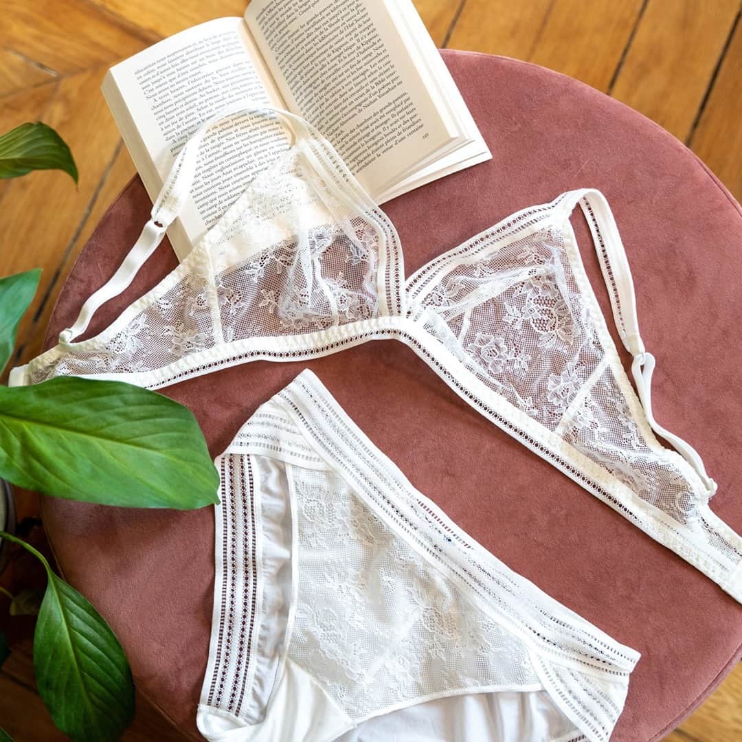 レジャビーのインスタグラム：「Une dentelle raffinée, travaillée, encore plus belle de près — a refined and well-worked lace, even prettier up close #misslejaby #maisonlejaby #lingerie #dentelle #lace #raffinement #refinement」