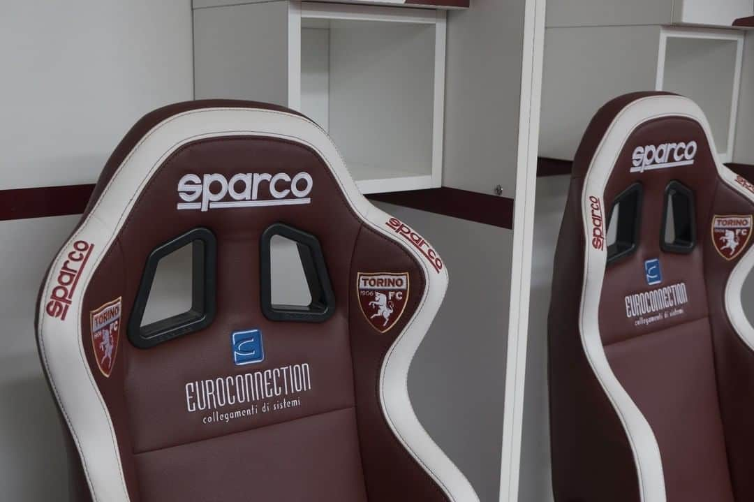 トリノFCさんのインスタグラム写真 - (トリノFCInstagram)「💺 DETAILS  All'interno dello stadio "Grande Torino" con @sparco_official  @sparcoteamworkofficial  #iamsparco #sparco」11月16日 21時00分 - torinofc1906