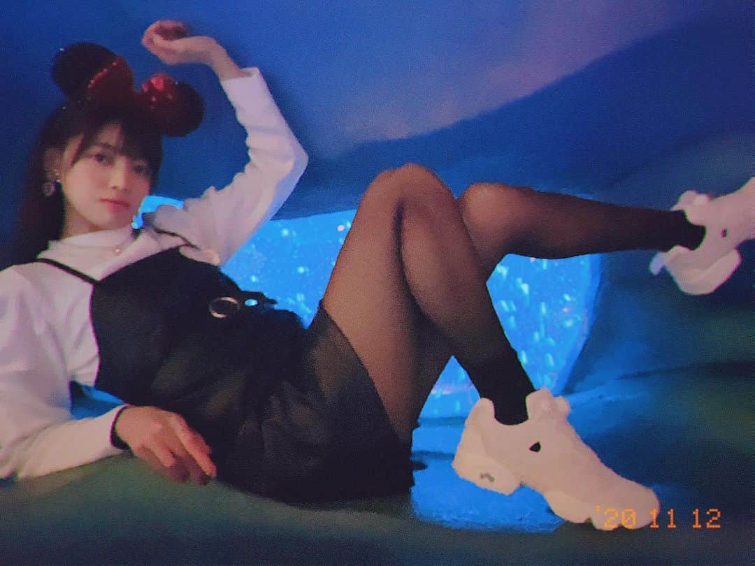 藤田いろはのインスタグラム：「落ちていく、落ちていく。夢の中へ﻿ ﻿ ﻿ ﻿ ﻿ ﻿ ﻿ ﻿ ﻿ ﻿ ﻿ ‪#藤田いろは#グラビア#gravure #japanesegirl #レースクイーン#tokyo  #aziangirl  #夢の国 #뷰티스타그램 #ディズニーシー #ディズニーコーデ #ootd #ポンプフューリー #cosplay #黒髪ロング#팔로우#소통해요#셀스타그램#モデル #model #그라비아 #エモい #日本的 #性感內衣 #フェチ #黒タイツ #脚フェチ #美脚 #太もも #鬼滅の刃」
