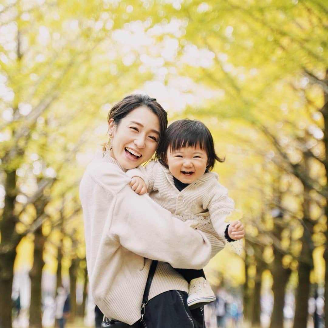 藤田可菜のインスタグラム：「#娘と私 #いちょう並木」