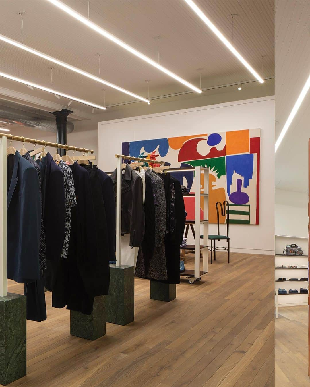 ポールスミスさんのインスタグラム写真 - (ポールスミスInstagram)「Designed to honour the artistic heritage of the area, the new Paul Smith flagship shop captures the atmosphere of a shared studio space while celebrating the work of local New York artists.   This is kicked off by an opening exhibition featuring colourful, large scale works by @davidmatthewking, ceramics from @ceramicmeltdown and limited edition etchings by @iscags.   #PaulSmith50 #NewYork #shop #art #colour」11月16日 21時11分 - paulsmithdesign