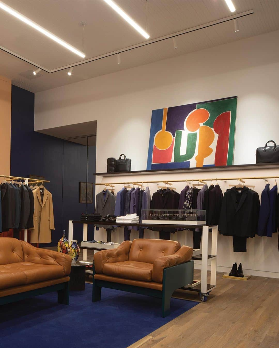 ポールスミスさんのインスタグラム写真 - (ポールスミスInstagram)「Designed to honour the artistic heritage of the area, the new Paul Smith flagship shop captures the atmosphere of a shared studio space while celebrating the work of local New York artists.   This is kicked off by an opening exhibition featuring colourful, large scale works by @davidmatthewking, ceramics from @ceramicmeltdown and limited edition etchings by @iscags.   #PaulSmith50 #NewYork #shop #art #colour」11月16日 21時11分 - paulsmithdesign