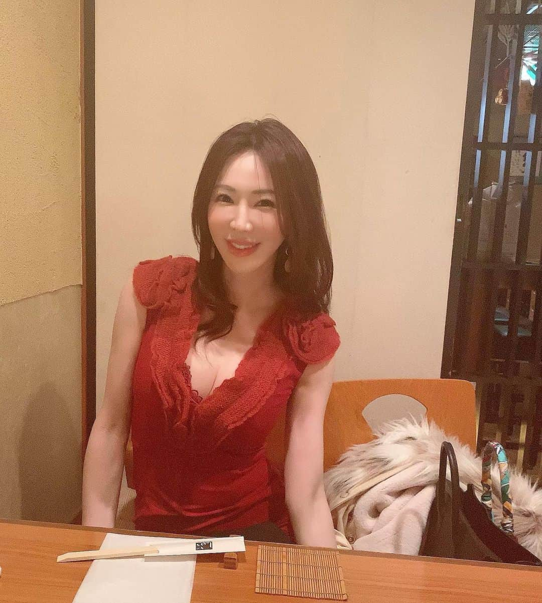 岩本和子さんのインスタグラム写真 - (岩本和子Instagram)「久々にお肉食べましたー✨」11月16日 21時12分 - kazuko002001