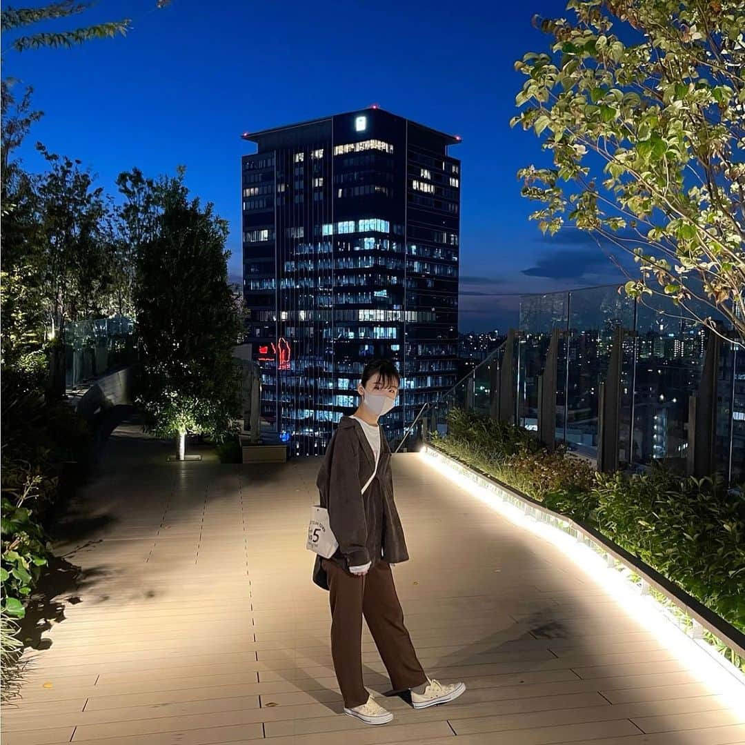 柏山奈々美のインスタグラム：「iPhone12になって夜でも綺麗に写真が撮れるのよいね😌🌃  #iphone12」
