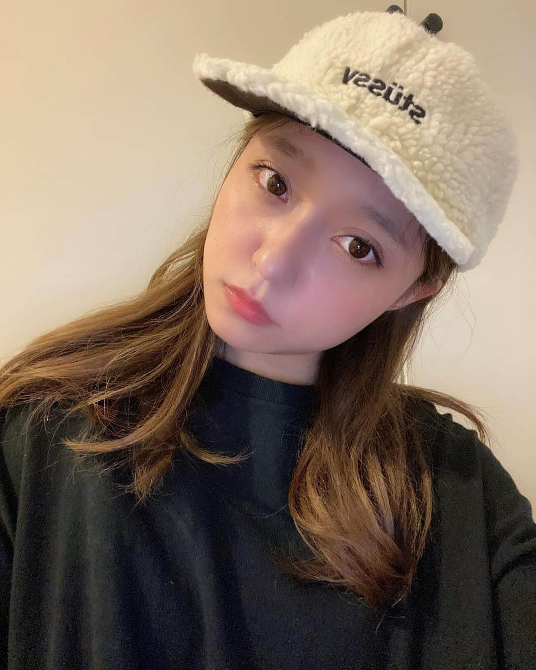 堤ゆきみのインスタグラム：「ストーリーで反応の多かったこのキャップはstussyのです🧢🛹このバケットハットもかわいくて迷ったよー」