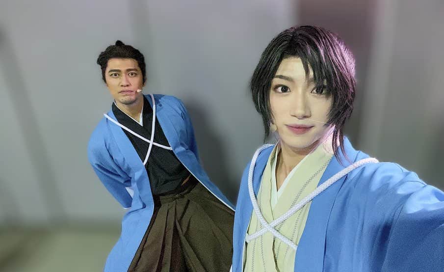 小柳心のインスタグラム：「本日は休演日。 かわいい総司と。  #刀ミュ #幕末天狼傳2020 #新撰組」