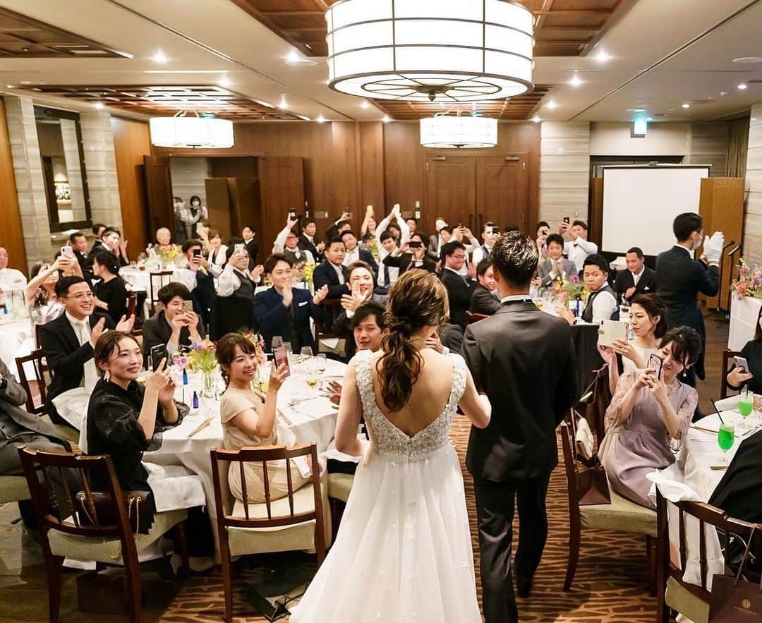オリエンタルホテル ウェディングさんのインスタグラム写真 - (オリエンタルホテル ウェディングInstagram)「.  Terrace  前回よりご紹介させていただいております 【ニュークラッシク】スタイルのパーティーで叶う テラス貸切の過ごし方についてご紹介します  ウォーターテラスを目の前に自然の風を感じていただける ここがホテルの館内だとは思えないほどの開放感の中 ゲストの皆様と素敵なトワイライトのお時間を お過ごしいただけます  これまでには見たことがないような おふたりらしいパーティーが叶います  @oriental.hotel.wedding  #ohk花嫁  #jieli #doublehappiness #flowerpowered #weddingbouquet #orientalhotel #orientalhotelwedding #staywedding #treatdressing  #ステイウェディング #オリエンタルホテル #オリエンタルホテル旧居留地」11月16日 22時05分 - oriental.hotel.wedding