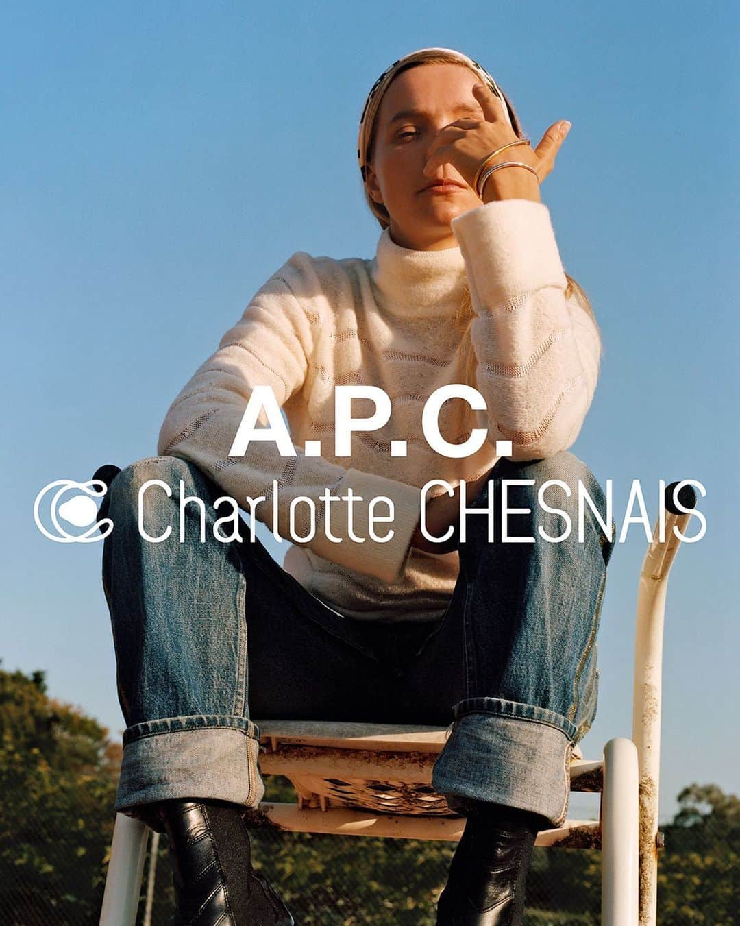 アーペーセーのインスタグラム：「A.P.C. x Charlotte Chesnais Interaction # 8⠀ ⠀ The pieces dreamed up by Charlotte Chesnais in two main materials, white wool and Lurex knit.  Charlotte is wearing the Léona jumper, the Sophie scarf, Charlotte Chesnais’ butler jeans (available only in stores) and the Sophia Chelsea boots. ⠀ ⠀ Available in stores and at apc.fr⠀ ⠀ Photography: Tom Johnson⠀ Styling : Malina Joseph Gilchrist ⠀ ⠀ @apc_paris⠀ @charlottechesnaisjewelry ⠀ ⠀ #APC #APCxCharlotteChesnais #CharlotteChesnais #Interaction8 #APCSS21」