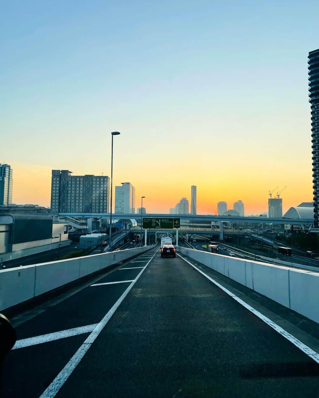 のインスタグラム：「Sunset...  #エモい #夕焼け #tokyo」