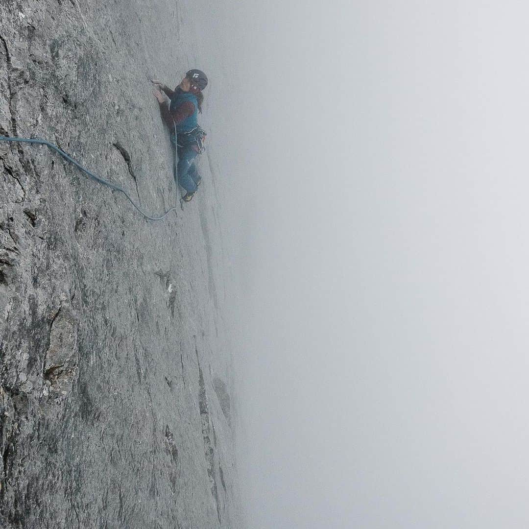 バーバラ・ザンガールさんのインスタグラム写真 - (バーバラ・ザンガールInstagram)「#remember - during the last adventure on the #Eiger north face—-> climbing the route called #Odyssee, there were some situations were it was so cold that I didn’t want to wear tiny #climbing shoes anymore, then I preferred to climb with approach shoes cause they are more comfortable and they still perform enough on very easy terrain with their @vibram sole (#grip inspired from climbing rubbers.)Of course that was only possible on very few pitches but I was happy to switch to @lasportivagram TX2 shoes and my feet were glad to be more comfortable with still enough friction on the rock.」11月16日 22時26分 - babsizangerl