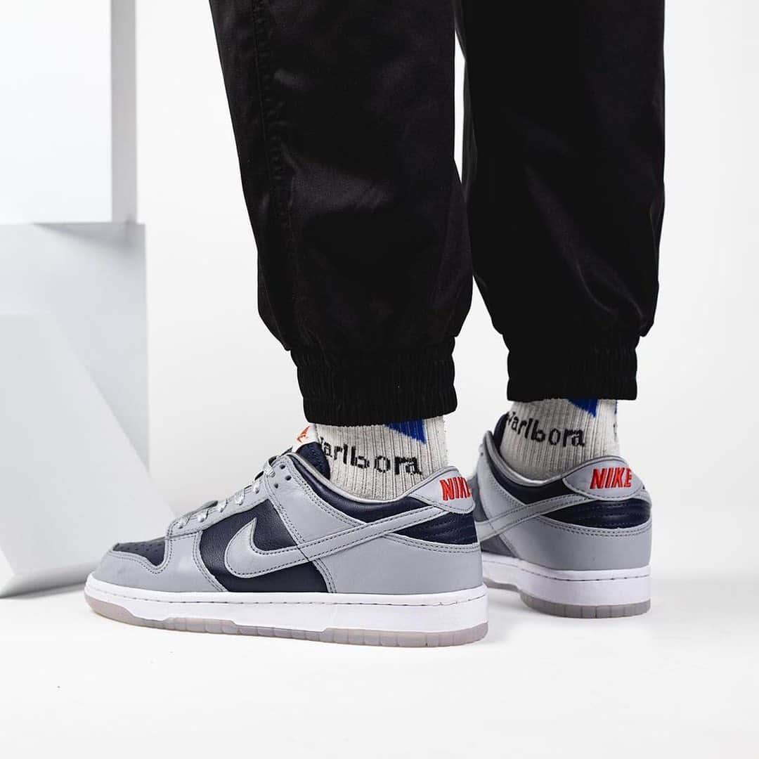 HYPEBEASTさんのインスタグラム写真 - (HYPEBEASTInstagram)「@hypebeastkicks: @nike is continuing its slew of Dunk releases this time with a "Gray/Navy" and “University Red” iteration. The first comes in a matte gray leather that forms the base of the shoe while dark navy leather intersects the panels by appearing on the perforated toe box, mid-panel, rear-quarter, and heel. The second comes in a UNLV-esque “University Red” pair with matte gray panels, a red outsole, red branding all around, and even a red sock liner. Look for these to arrive sometime in 2021.⁠⠀ Photo: @repgod888」11月17日 9時21分 - hypebeast