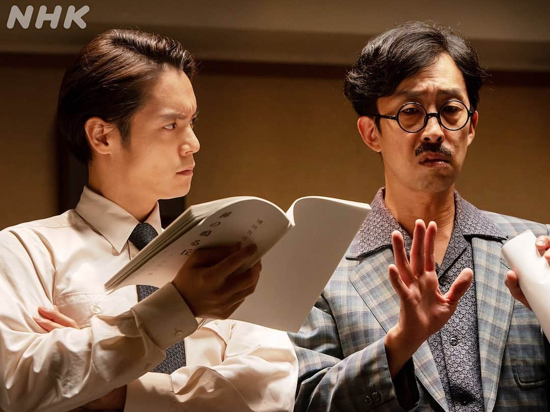 NHK 連続テレビ小説「エール」さんのインスタグラム写真 - (NHK 連続テレビ小説「エール」Instagram)「ラジオドラマ「鐘の鳴る丘」の劇中歌「杣人(そまびと)の歌」をヒントに生まれた「イヨマンテの夜」。 難しい曲ですが、久志が力強く歌い上げ、ヒット曲になりました。  スワイプ３枚目にはメイキング動画も🎵  #朝ドラエール #窪田正孝 #北村有起哉 #山崎育三郎」11月17日 8時17分 - nhk_yell