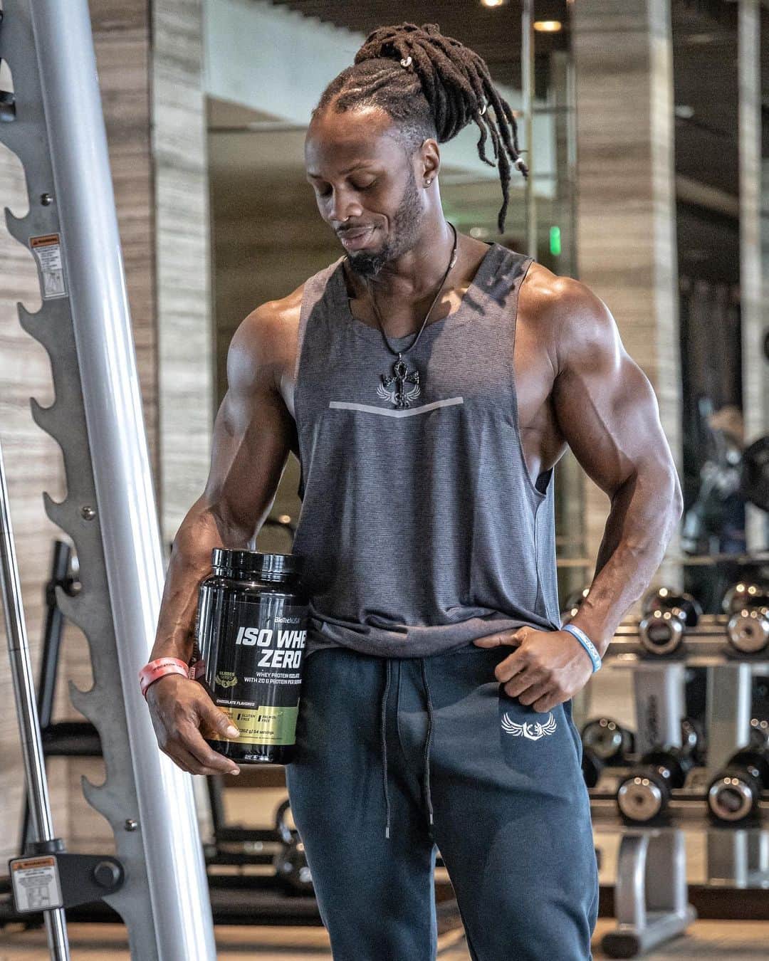 Ulissesworldさんのインスタグラム写真 - (UlissesworldInstagram)「Good Session today! 💪 It’s time to refuel and recover. Your Protein supplement is key to your recovery process🥤Iso Whey Zero is a must-have during these times as it is contains 21g of protein per serving, and it’s sugar, lactose and gluten - FREE! 💪 👉 Drink one serving after a good workout and stay on track with your goals! @ulissesseries by @biotechusa   #biotechusa #ulissesworld」11月17日 8時59分 - ulissesworld